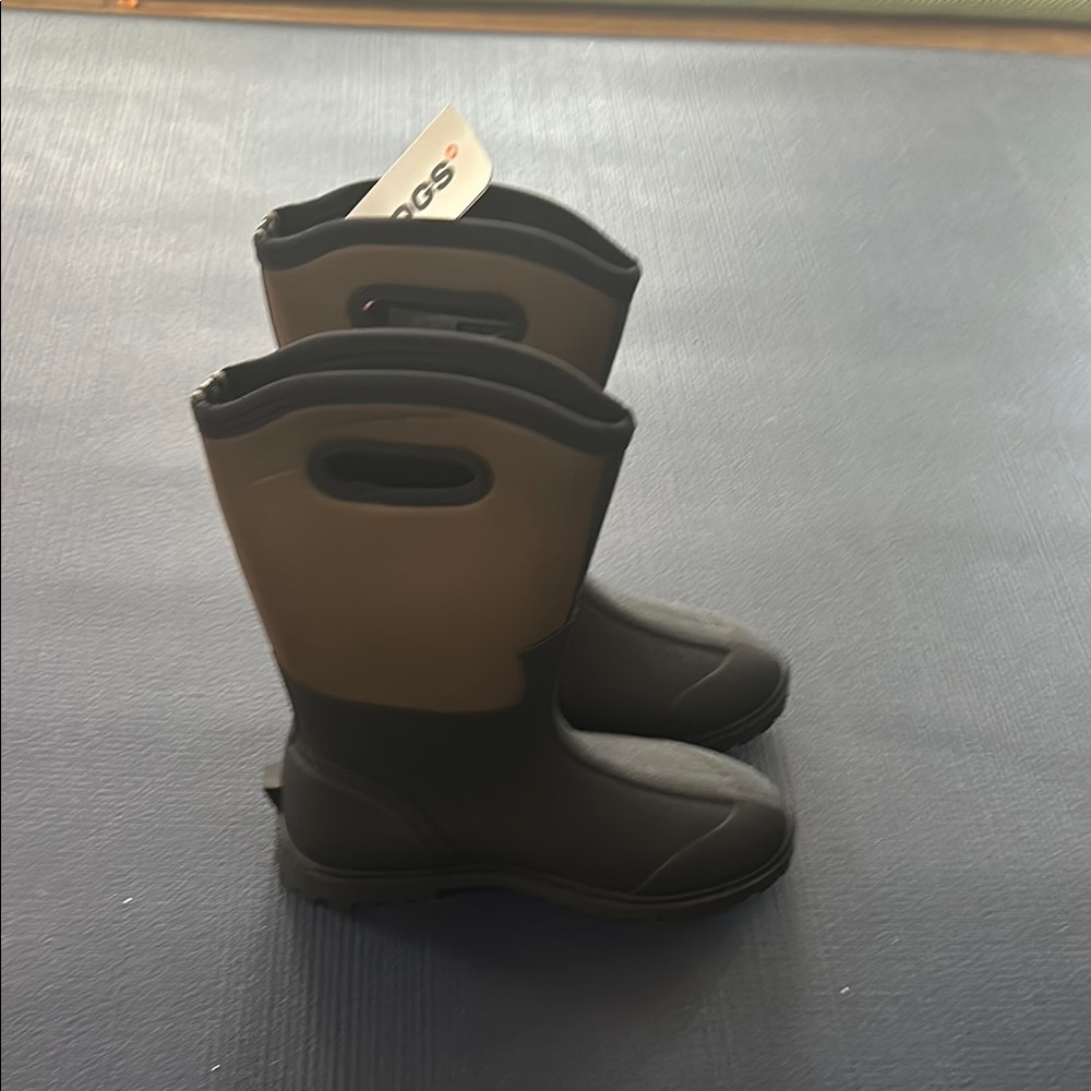 Bogs Black and Brown Boots. Men’s 9/ 42